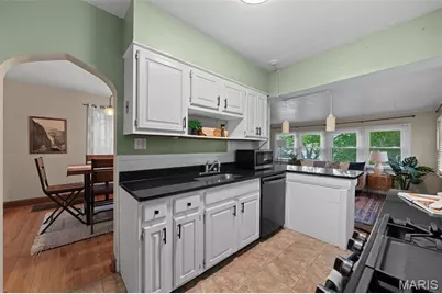 5301 Sunshine Drive, Saint Louis, MO 63109 - Photo 10