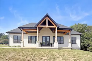 10116 Norwoods Ct, Hannibal, MO 63401 - Photo 1