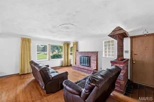 813 Hentschel Pl, Saint Louis, MO 63135 - Photo 6