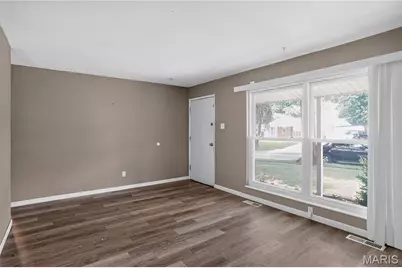 8428 Jacklin Avenue, Hazelwood, MO 63042 - Photo 8