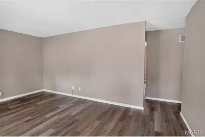 8428 Jacklin Avenue, Hazelwood, MO 63042 - Photo 10