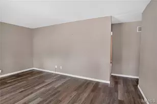 8428 Jacklin Ave, Hazelwood, MO 63042 - Photo 10