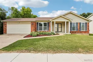 11 Laurelwood Dr, Saint Peters, MO 63376 - Photo 1