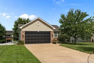 59 E Homefield Point Ct, O'Fallon, MO 63366 - Photo 2