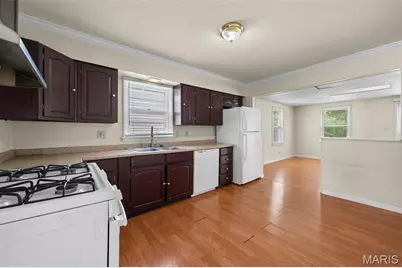 9715 Ridge Avenue, Saint Louis, MO 63114 - Photo 12