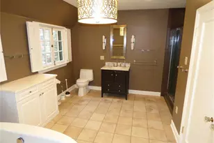 9 Bellerive Acres, Bellerive, MO 63121 - Photo 22