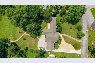 9 Bellerive Acres, Bellerive, MO 63121 - Photo 42