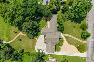 9 Bellerive Acres, Bellerive, MO 63121 - Photo 42