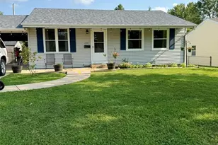 2550 Bonniebrook Dr, Maryland Heights, MO 63043 - Photo 2