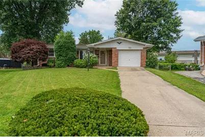454 Lambeth Lane, Saint Louis, MO 63125 - Photo 1