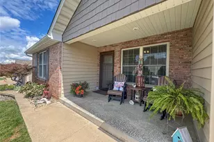 25 Pecan Tree Ln, Farmington, MO 63640 - Photo 2