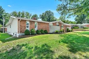 22 La Gorce Dr, Chesterfield, MO 63017 - Photo 2