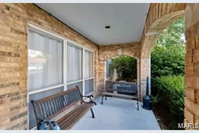 942 Guelbreth Lane #300, Creve Coeur, MO 63141 - Photo 2