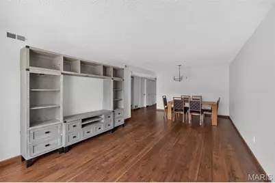 942 Guelbreth Lane #300, Creve Coeur, MO 63141 - Photo 6