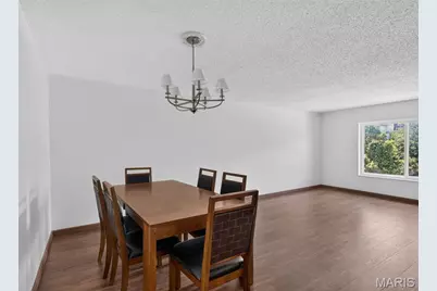 942 Guelbreth Lane #300, Creve Coeur, MO 63141 - Photo 8