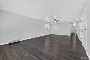 10017 Chardin Way, Saint Louis, MO 63128 - Photo 6