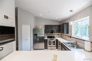 5929 Woodbrook Dr, Saint Louis, MO 63129 - Photo 12