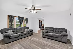 205 Locust St, New Haven, MO 63090 - Photo 4