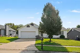 130 Stone Post Ln, Wentzville, MO 63385 - Photo 2