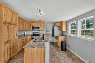 305 N 4th St, New Florence, MO 63363 - Photo 6
