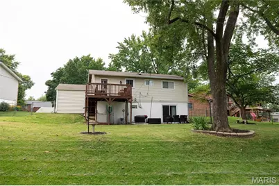 28 Lori Circle, Maryland Heights, MO 63043 - Photo 6