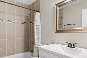 8047 Amherst Ave, University City, MO 63130 - Photo 16