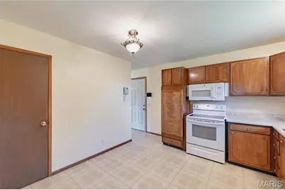 3625 Meserta Lane, Florissant, MO 63033 - Photo 8