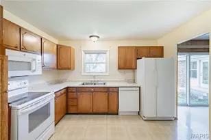 3625 Meserta Ln, Florissant, MO 63033 - Photo 10