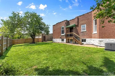 3728 Phillips Place, Saint Louis, MO 63116 - Photo 2
