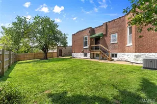 3728 Phillips Pl, Saint Louis, MO 63116 - Photo 2