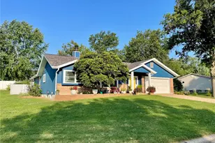 225 Timberidge Dr, Saint Peters, MO 63376 - Photo 2