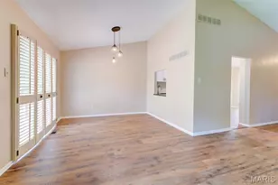 11046 Thousand Oaks Dr, Saint Louis, MO 63136 - Photo 10