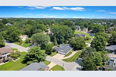 11 Rue Grand Drive, Lake Saint Louis, MO 63367 - Photo 2