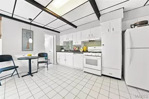 3654 Roswell Ave, Saint Louis, MO 63116 - Photo 10
