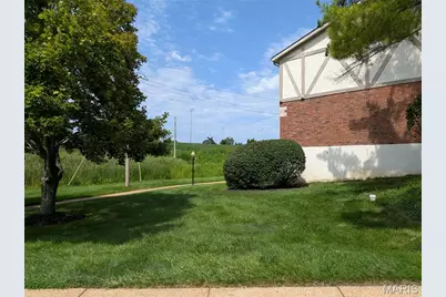 1438 Willow Brook Cove #1, Saint Louis, MO 63146 - Photo 2