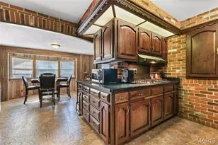 2106 Box Dr, Saint Louis, MO 63125 - Photo 6