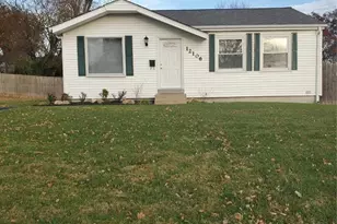 12106 Belaire Pl, Maryland Heights, MO 63043 - Photo 2