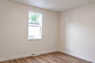 909 Valentine St, Festus, MO 63028 - Photo 12