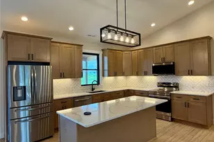 360 Honeysuckle Dr, Hannibal, MO 63401 - Photo 6