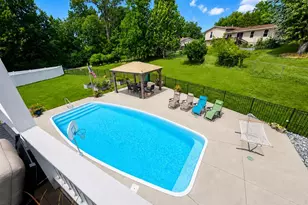 3 Savannah Ct, Saint Peters, MO 63376 - Photo 2