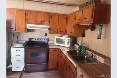 72 S River Road, Elsberry, MO 63343 - Photo 10