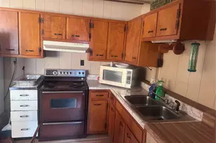 72 S River Rd, Elsberry, MO 63343 - Photo 10