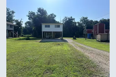 72 S River Road, Elsberry, MO 63343 - Photo 1