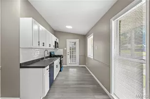 1105 Apache Dr, Florissant, MO 63033 - Photo 8