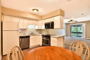 1615 Summergate Pkwy, Saint Charles, MO 63303 - Photo 8