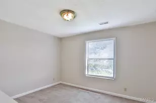 1615 Summergate Pkwy, Saint Charles, MO 63303 - Photo 16