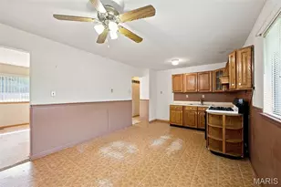 21 St Henry Ct, Saint Charles, MO 63301 - Photo 6