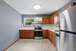 875 5th Plaza, Florissant, MO 63031 - Photo 8