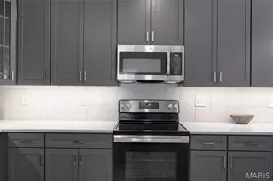 9409 Vandervoort Ct, Crestwood, MO 63126 - Photo 14