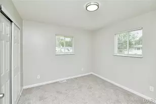 1915 Curtis Ct, Saint Louis, MO 63031 - Photo 16